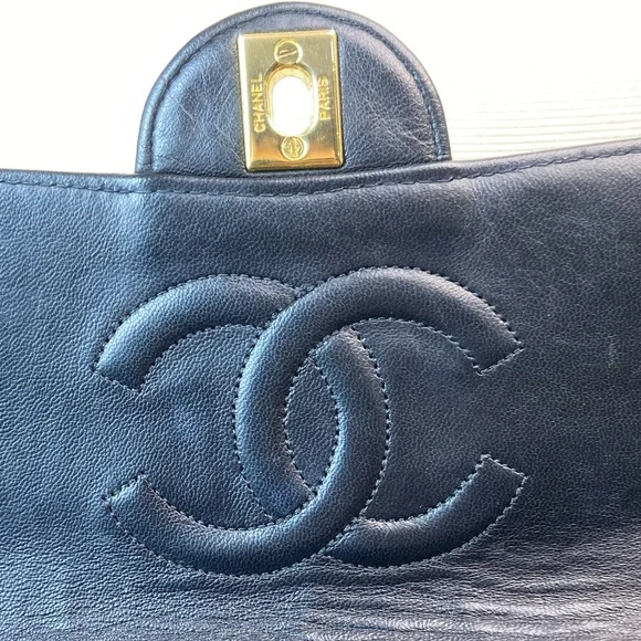 HOLD - CHANEL Vintage Black Lambskin Flap Bag Medium GHW - Picture 13 of 16